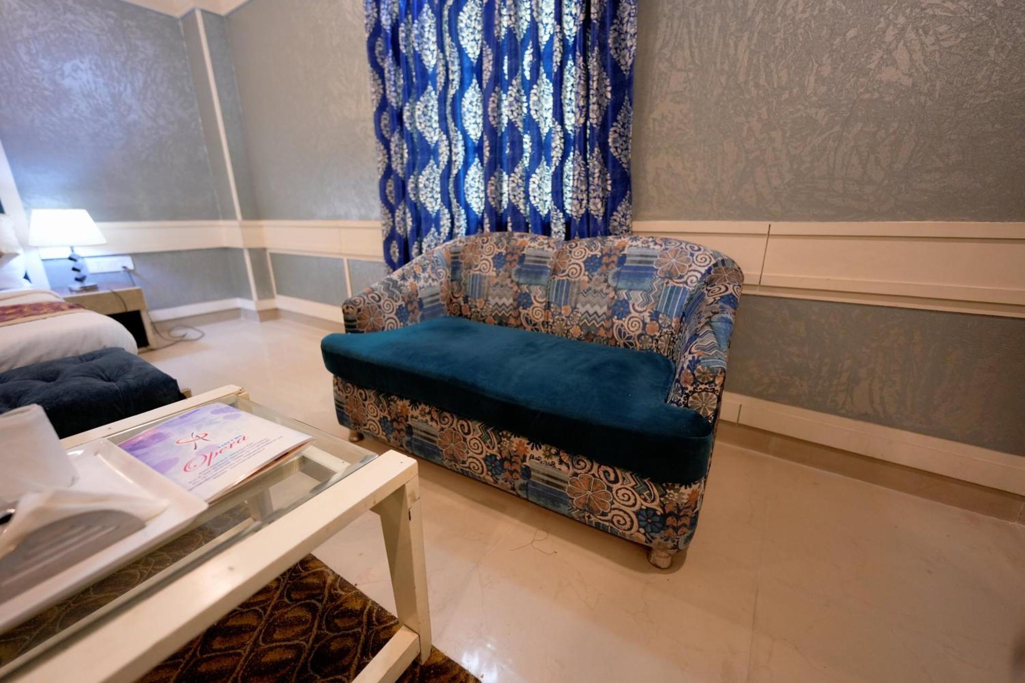 Oppera Delhi International Airport Hotel